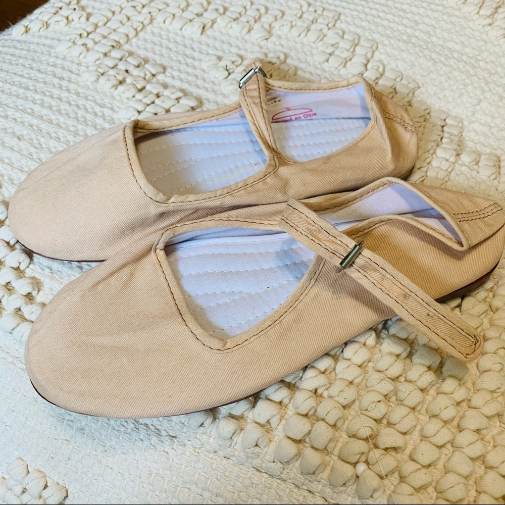 Ur an Outfitters cotton mary janes